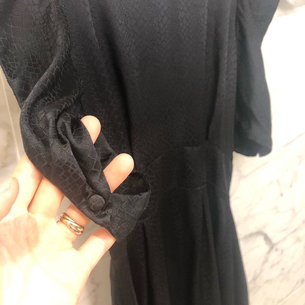 After Pant’s Snake Pattern Black Silky Ruffle Flowy Dress - Picture 7 of 8